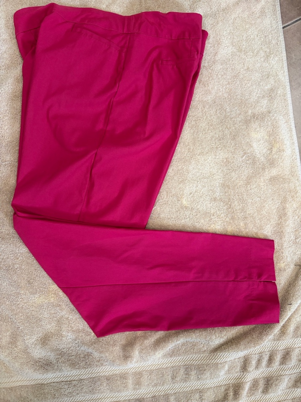Chico's Cropped Ankle Pants in Bright Magenta